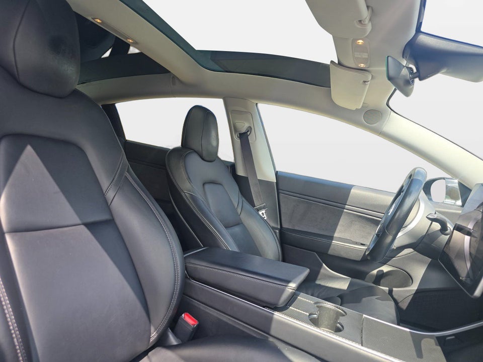 Tesla Model 3 Long Range RWD 4d