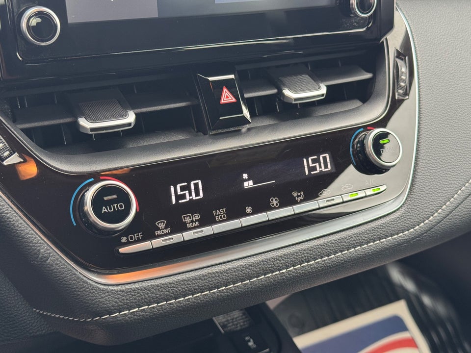 Toyota Corolla 1,8 Hybrid Premium Smart Design MDS 5d