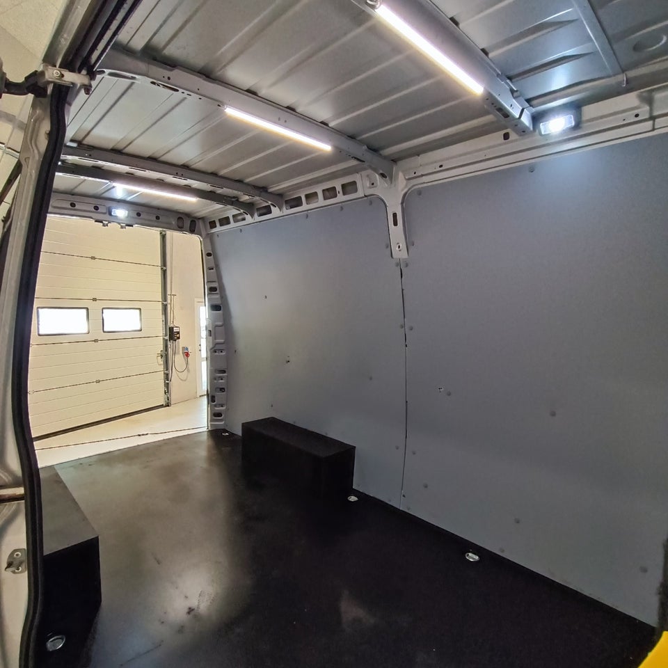 Iveco Daily 3,0 35S21 12m³ Van AG8