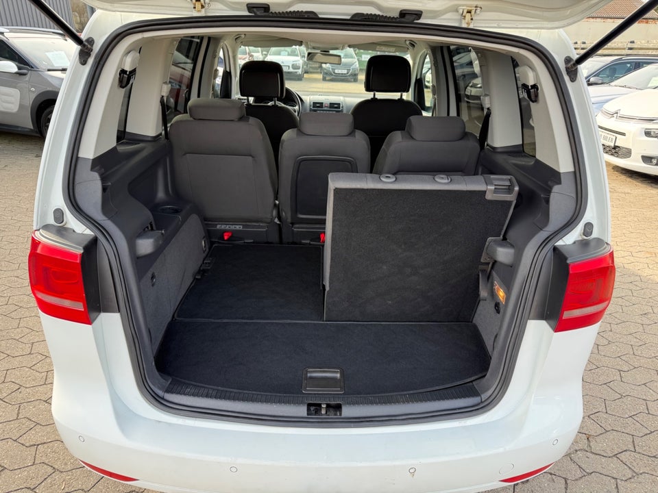 VW Touran 2,0 TDi 140 Comfortline DSG BMT 7prs 5d