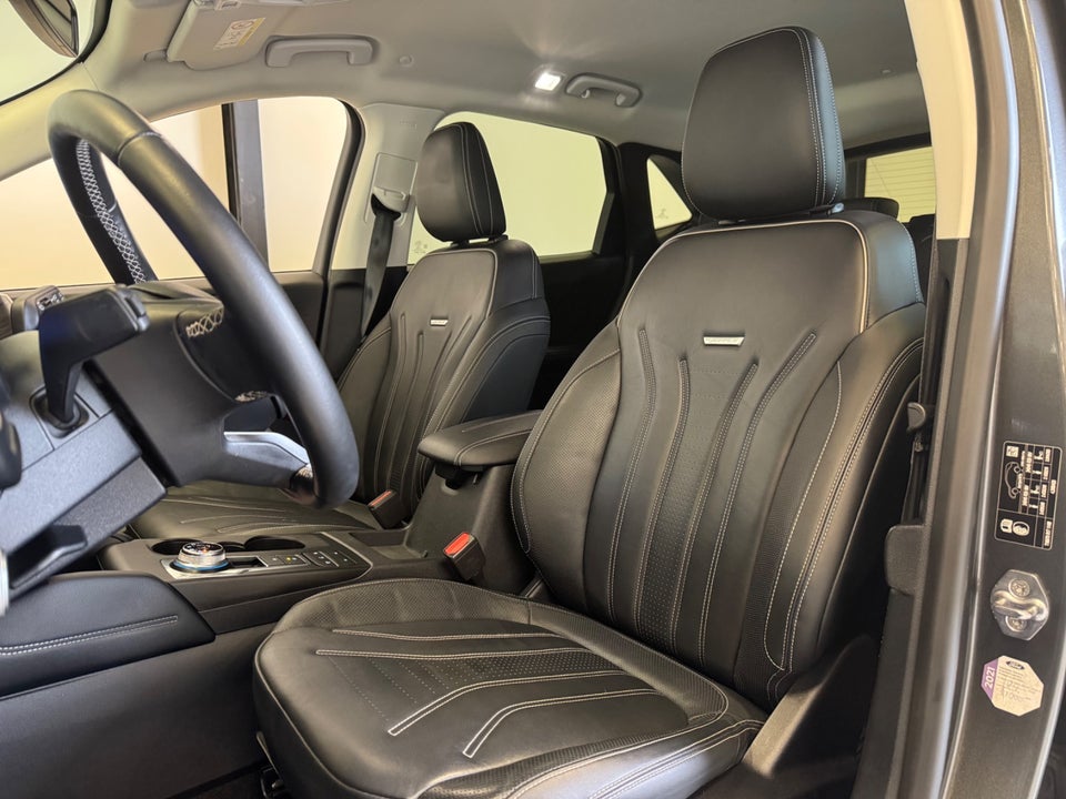 Ford Kuga 2,5 PHEV Vignale CVT 5d