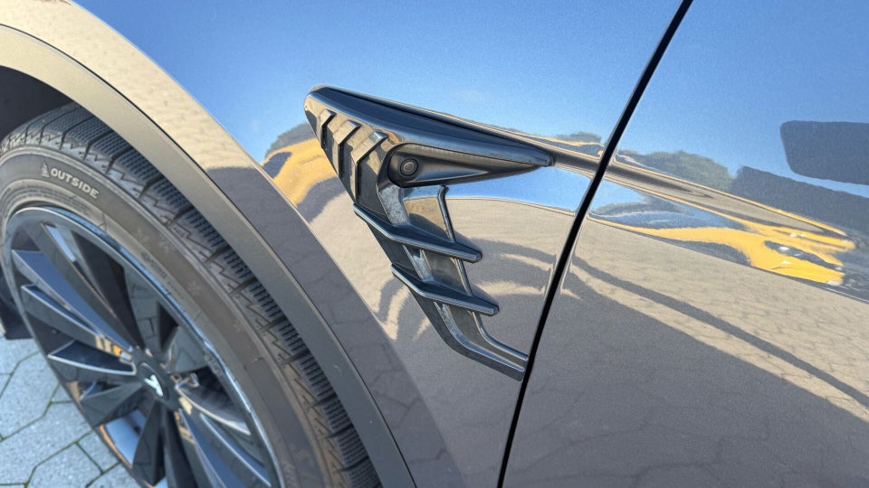 Tesla Model Y Long Range AWD 5d