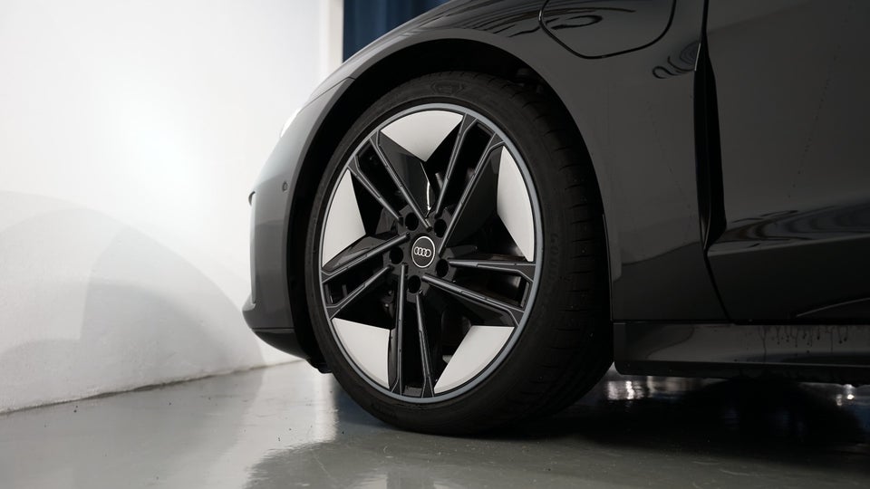 Audi e-tron GT quattro 4d