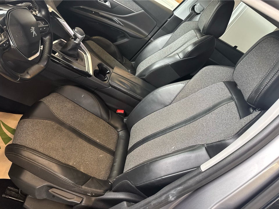 Peugeot 5008 1,6 BlueHDi 120 Allure 7prs 5d