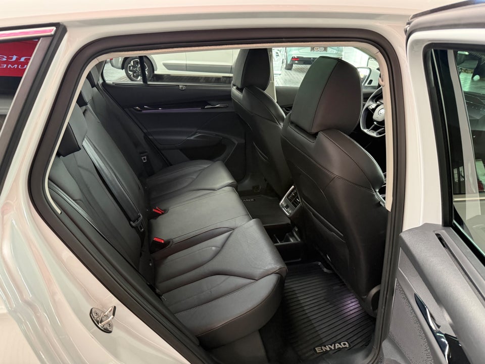 Skoda Enyaq 80 iV Suite 5d