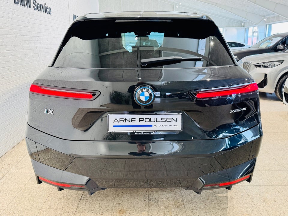 BMW iX xDrive40 Supercharged 5d