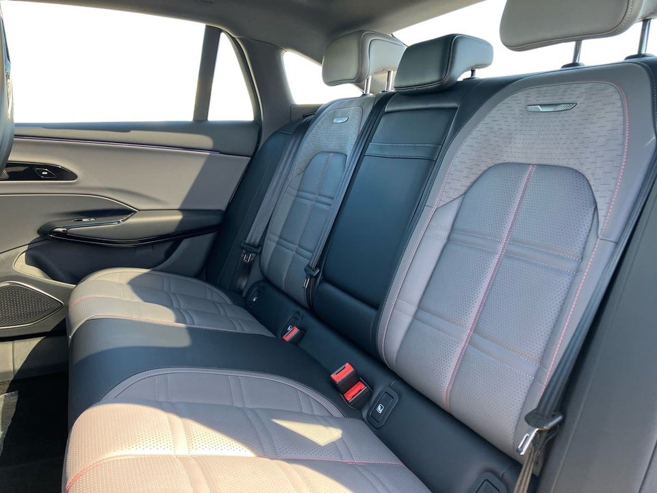 Hongqi EH7 111 Exclusive 4d