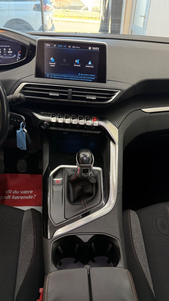 Peugeot 3008 1,2 e-THP 130 Allure 5d