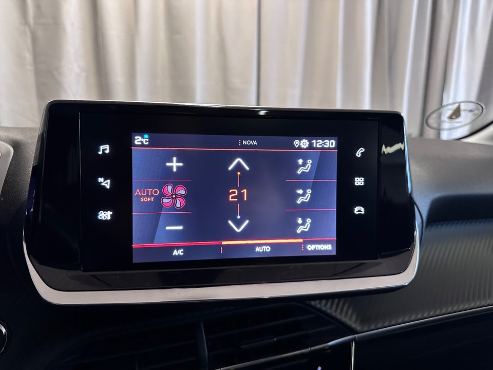 Peugeot 208 1,5 BlueHDi 100 Allure Sky 5d