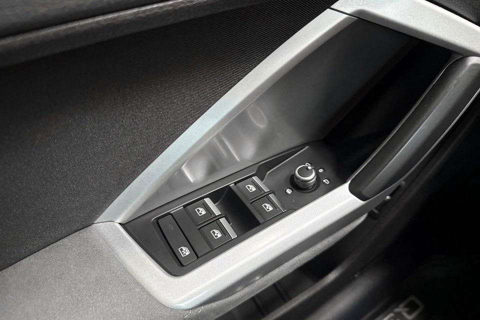 Audi Q3 45 TFSi e Attitude plus S-tr. 5d