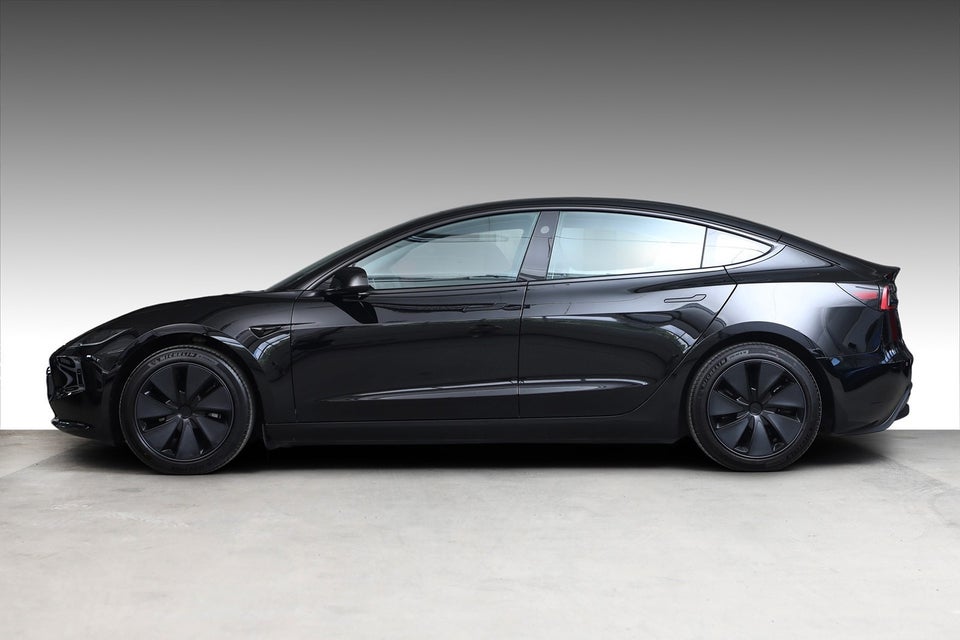 Tesla Model 3 Long Range AWD 4d