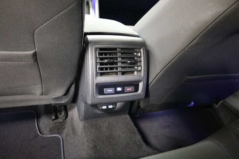 VW Golf VIII 1,4 GTE DSG 5d