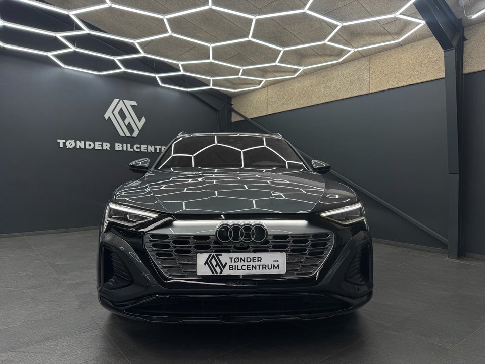 Audi Q8 e-tron 55 S-line quattro 5d