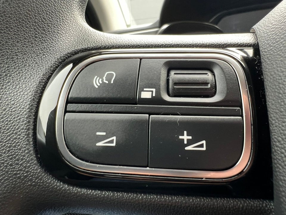 Citroën C3 1,2 PureTech 83 Shine 5d