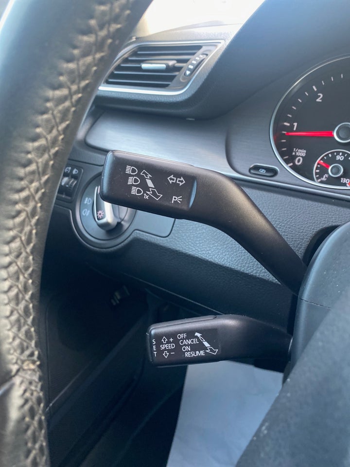 VW Passat 1,6 TDi 105 Highline Variant BMT 5d