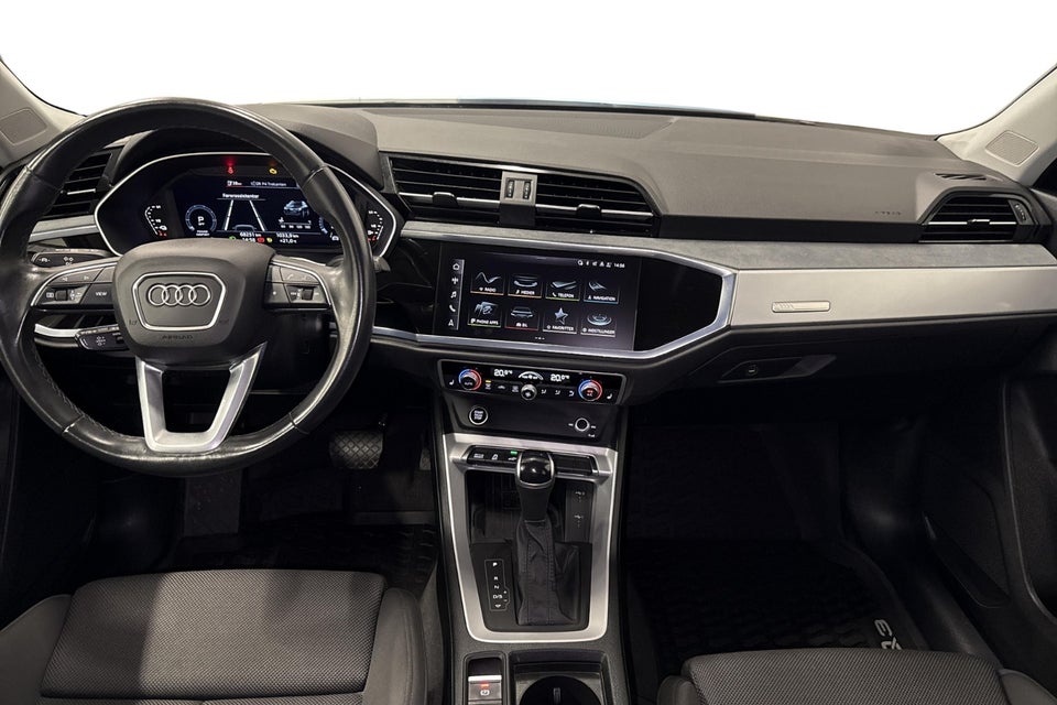 Audi Q3 45 TFSi e Attitude plus S-tr. 5d
