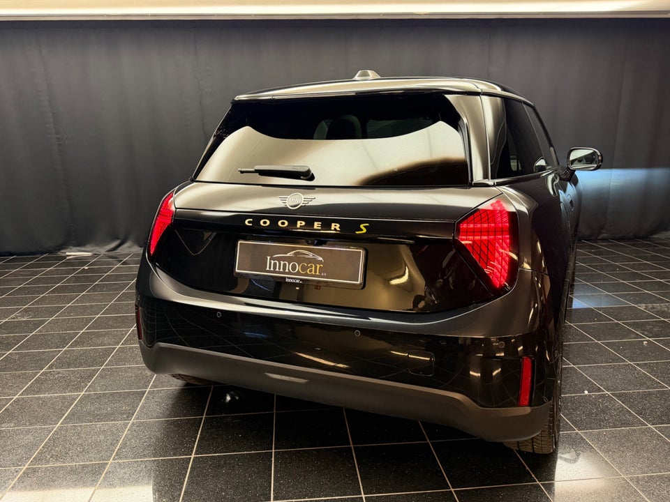 MINI Cooper SE Favoured Trim M 3d