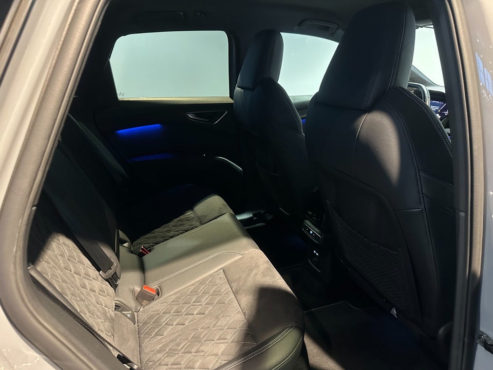 Audi Q4 e-tron 50 S-line quattro 5d