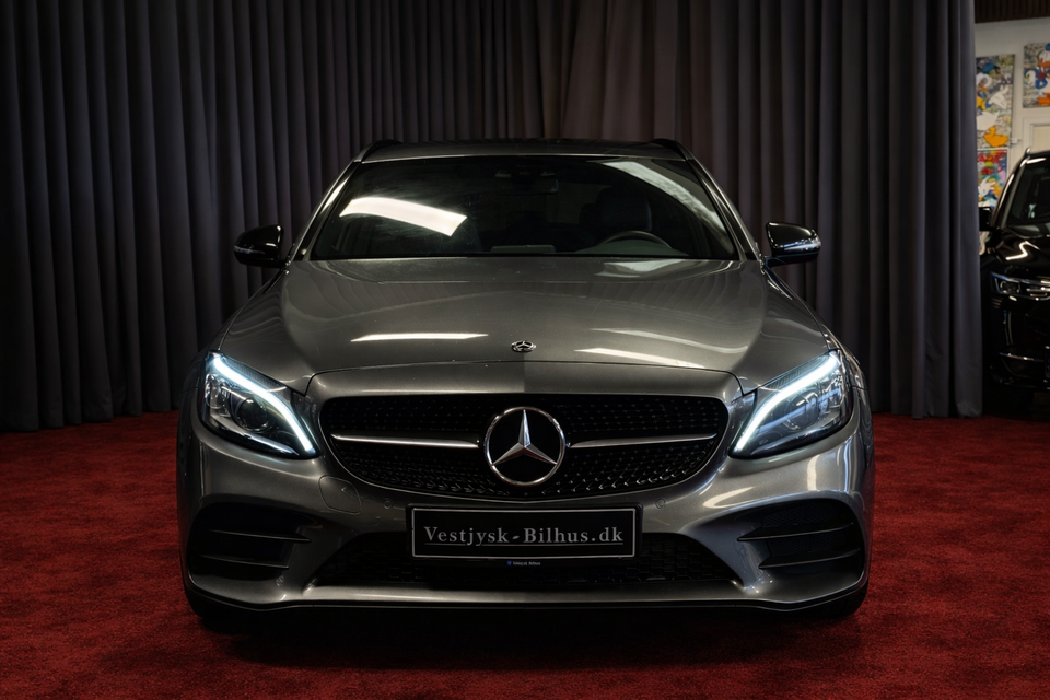 Mercedes C300 de 2,0 AMG Line stc. aut. 5d