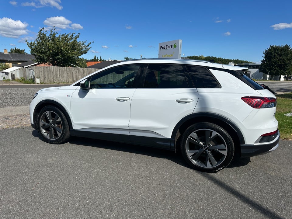 Audi Q4 e-tron 40 S-line 5d