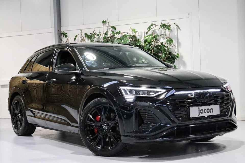 Audi Q8 e-tron 55 S-line quattro 5d