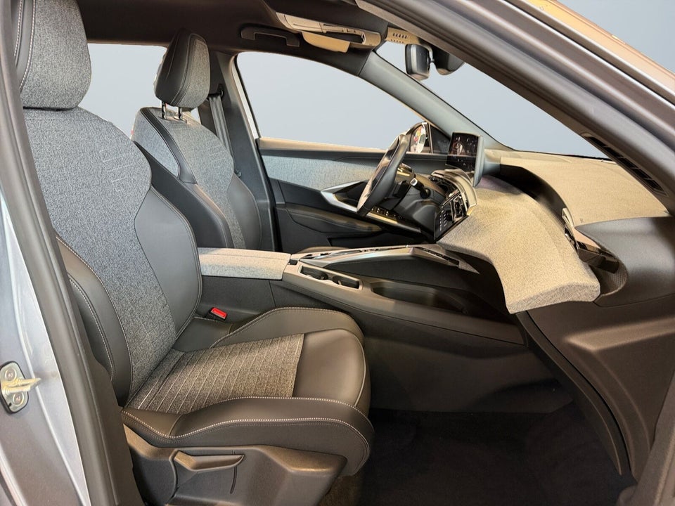 Peugeot e-5008 77 Allure 7prs 5d