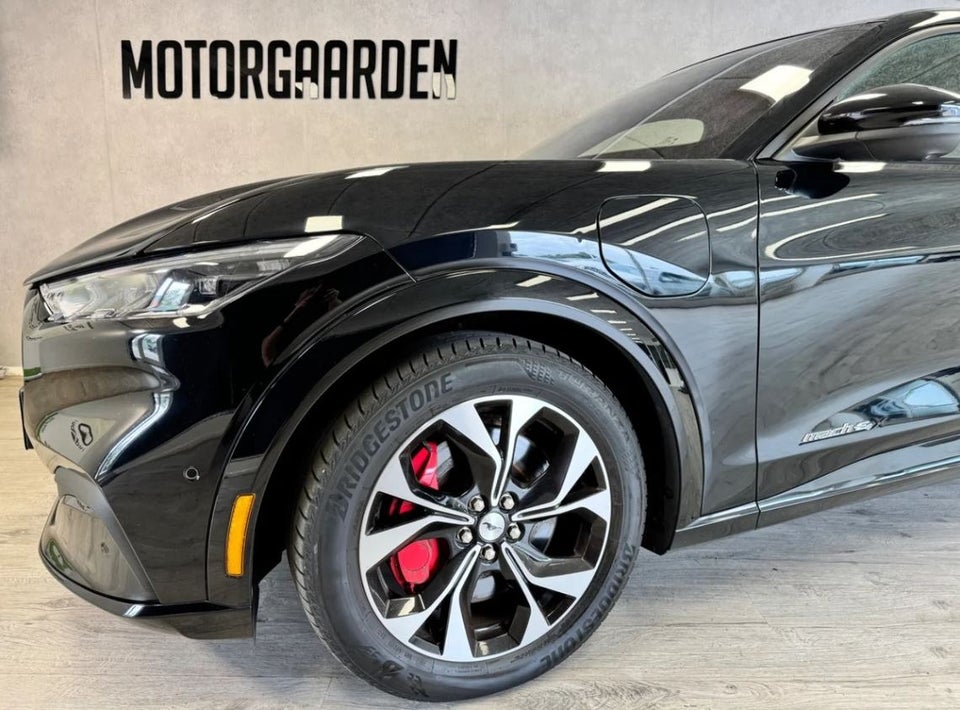 Ford Mustang Mach-E 98 Extended Range AWD 5d