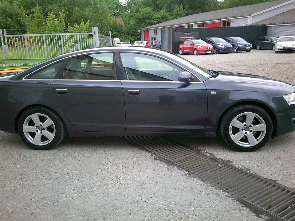 Audi A6 2,4 V6 4d