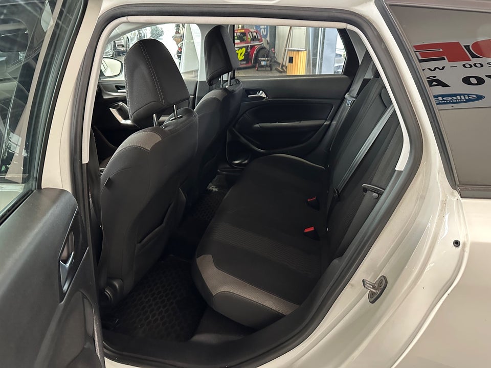 Peugeot 308 1,6 BlueHDi 120 Style SW 5d