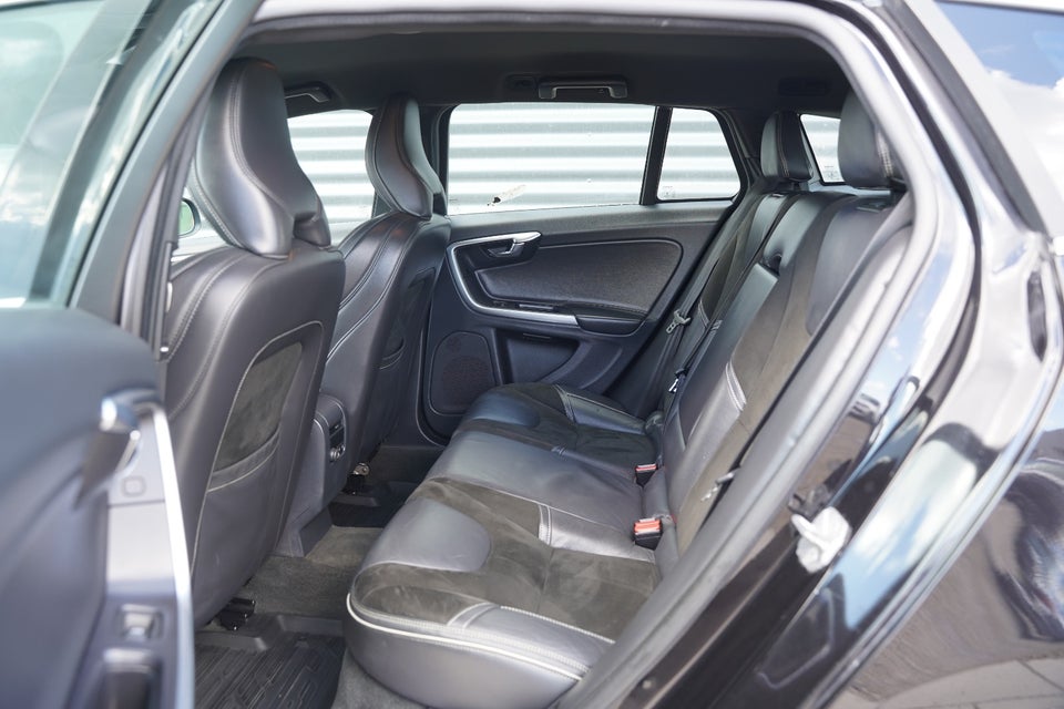 Volvo V60 2,0 D4 190 R-Design aut. 5d