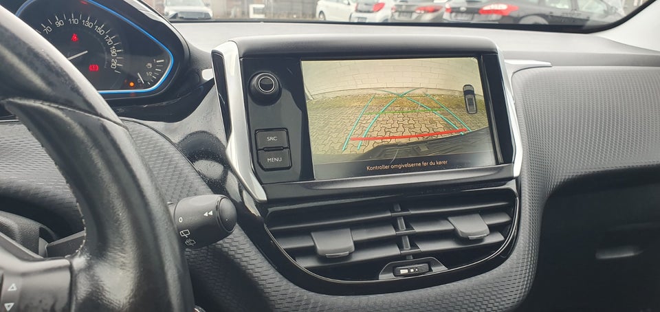 Peugeot 2008 1,2 e-THP 110 Allure Sky 5d