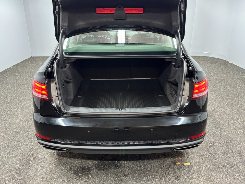 Audi A4 40 TFSi Prestige S-tr. 4d