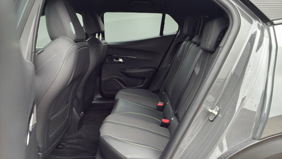 Peugeot e-2008 54 GT 5d