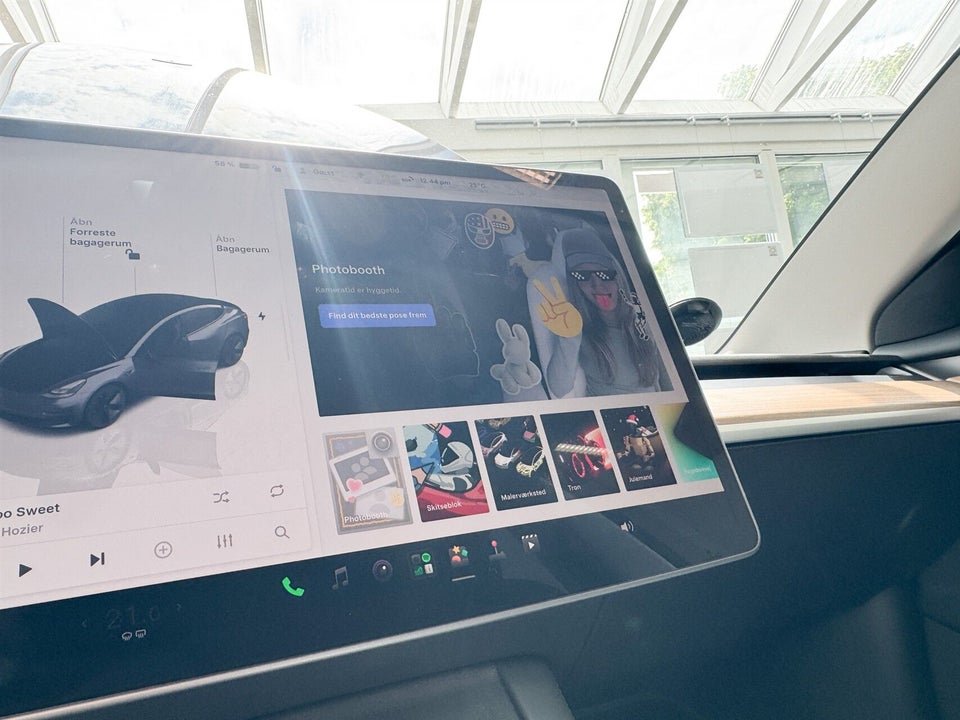 Tesla Model 3 Long Range AWD 4d