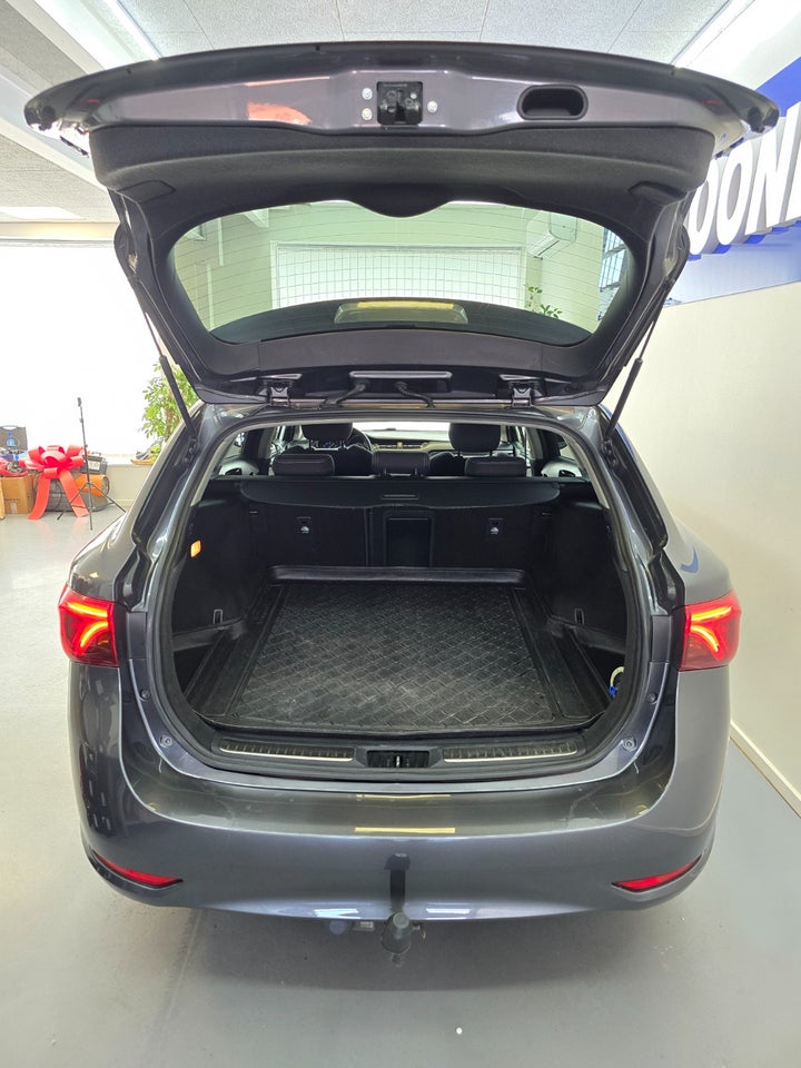 Toyota Avensis 1,8 VVT-i T2 Touring Sports MDS 5d