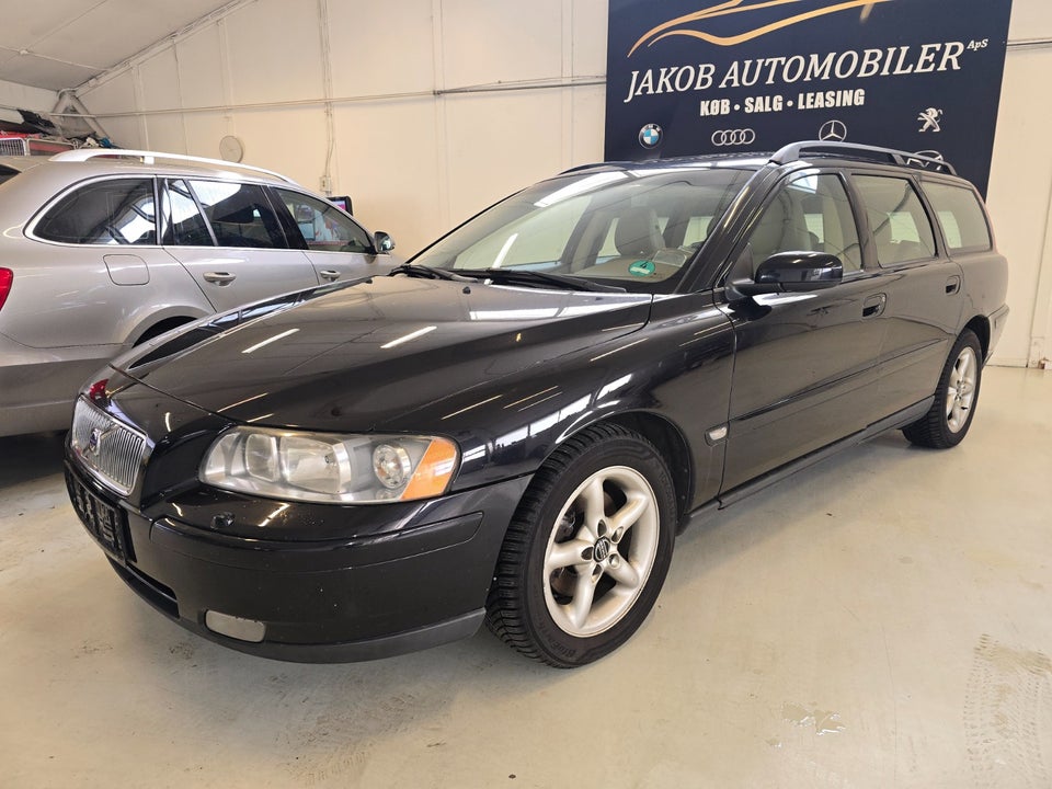 Volvo V70 2,4 170 Momentum aut. 5d