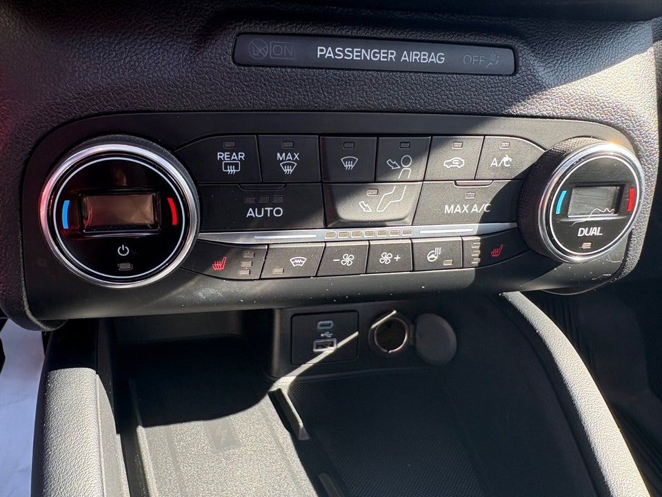 Ford Kuga 2,5 PHEV Vignale CVT 5d