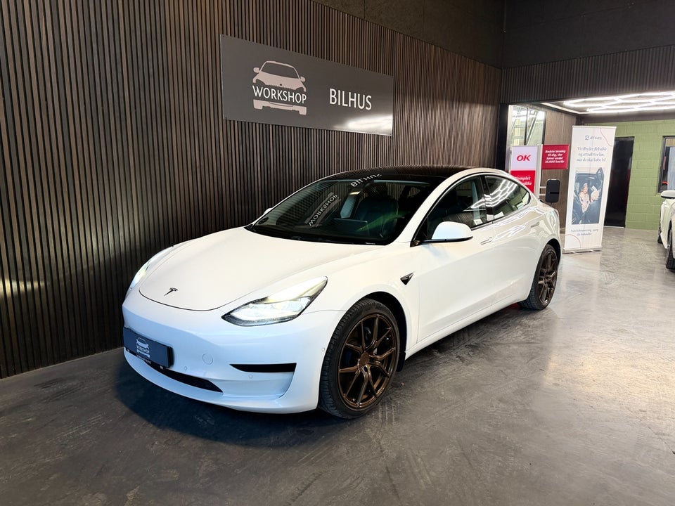 Tesla Model 3 Standard Range+ RWD 4d