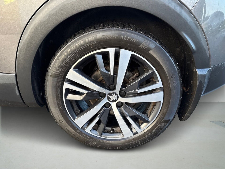 Peugeot 3008 1,6 Hybrid First Selection EAT8 5d