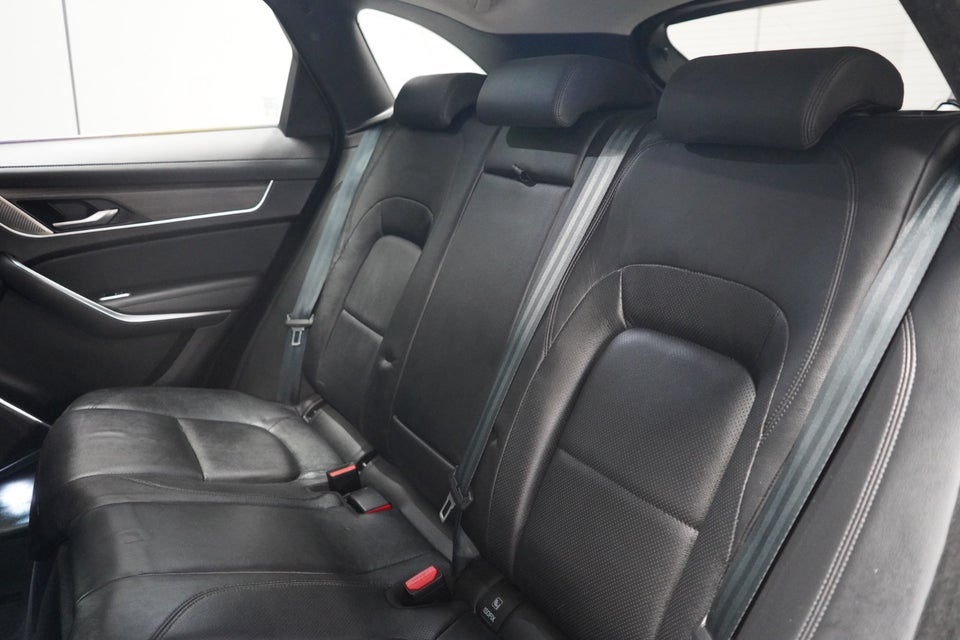 Jaguar F-Pace 2,0 P400e Signature S aut. 5d