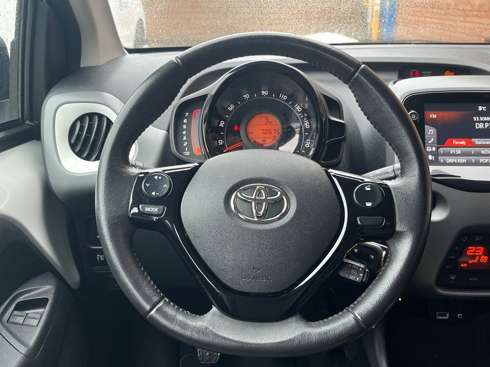Toyota Aygo 1,0 VVT-i x-press 5d