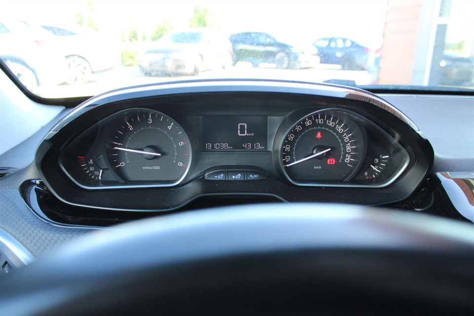 Peugeot 208 1,6 BlueHDi 100 Desire Sky 5d