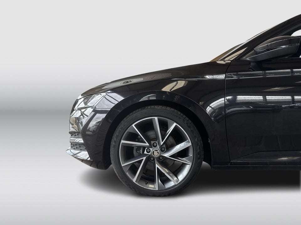 Skoda Superb 1,4 TSi iV Sportline Combi DSG 5d