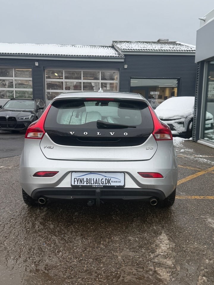 Volvo V40 2,0 D3 150 Inscription aut. 5d