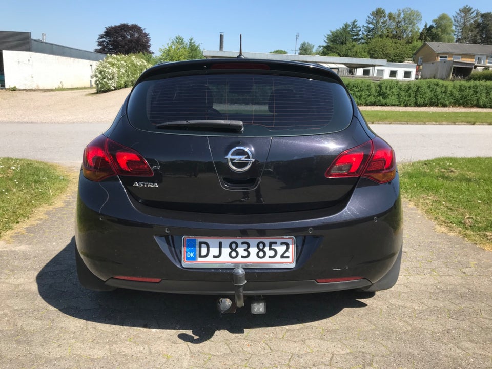 Opel Astra 1,6 Sport aut. 5d