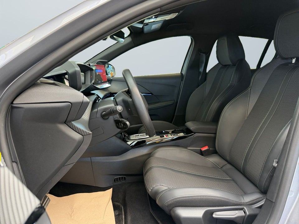 Peugeot e-208 54 GT 5d