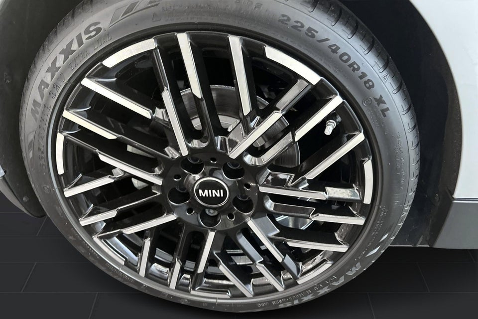 MINI Cooper SE Favoured Trim XL 3d