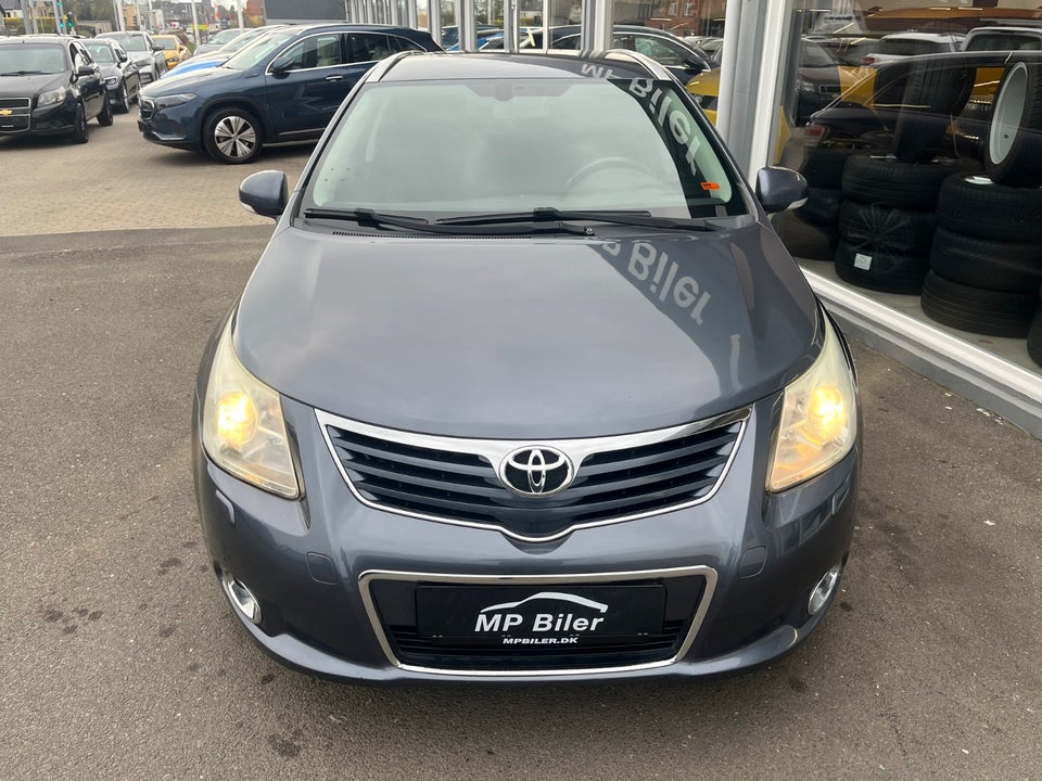 Toyota Avensis 2,2 D-CAT 150 T2 stc. aut. 5d