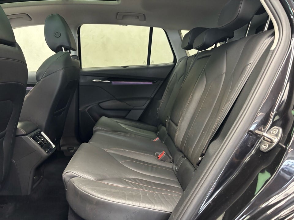 Skoda Enyaq 80 iV Suite 5d