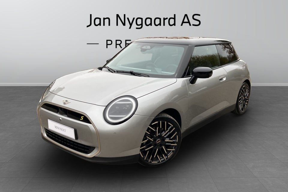 MINI Cooper SE Favoured Trim XL 3d